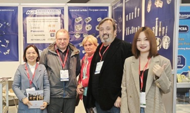 KeXin появился на выставке в Санкт-Петербурге, Россия